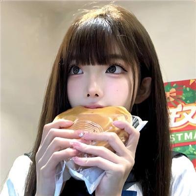 照片中的女孩